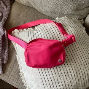 Lululemon Belt Bag 1L Sonic Pink